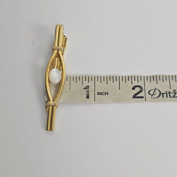 Vintage White Opalescent Glass Mother of Pearl Cabochon Gold Tone Tie Bar Clip - Picture 6 of 8